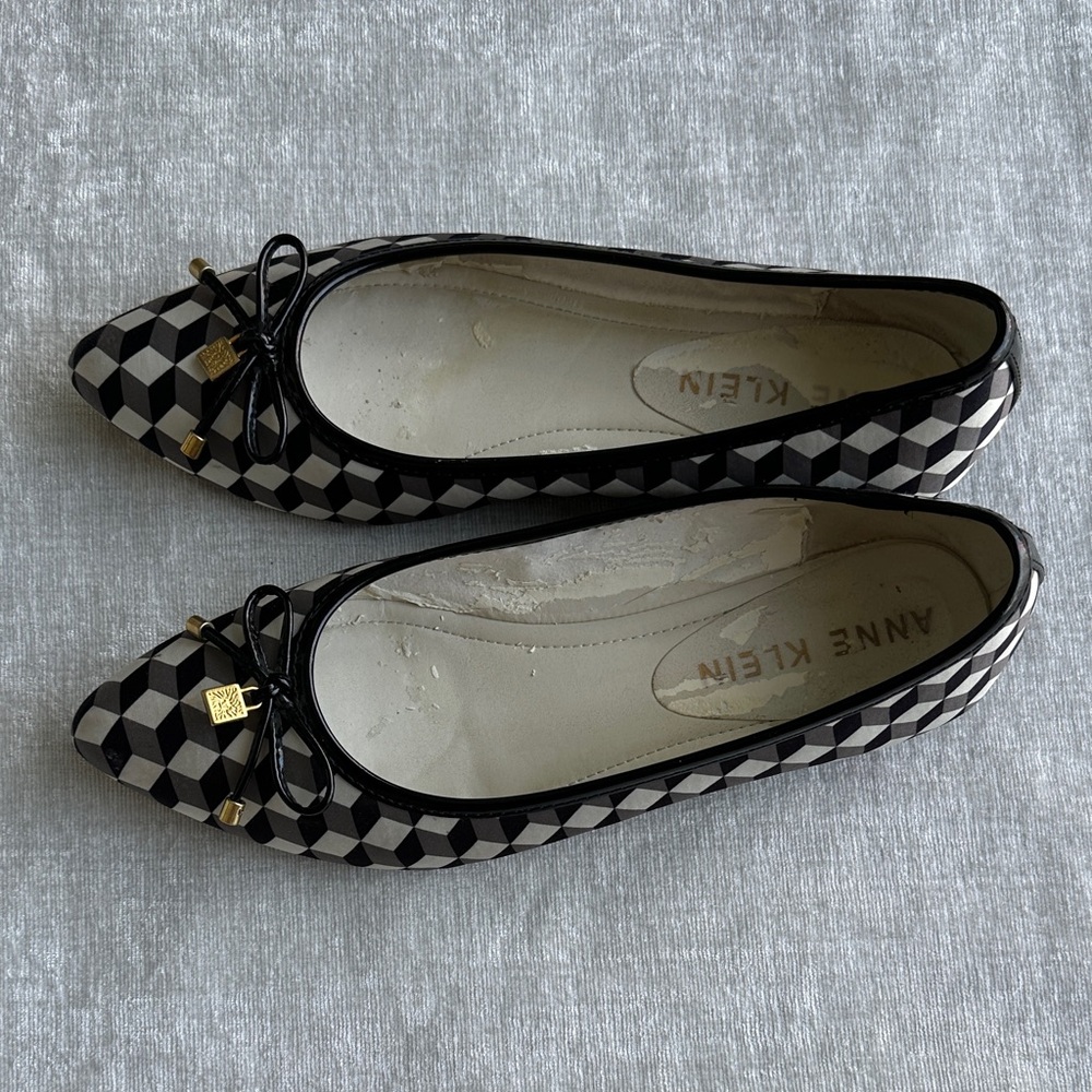 Anne Klein Black and White Patterned Flats with Gold Details - Picture 4 of 7